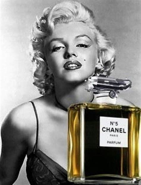 marilyn monroe chanel no 5 photo